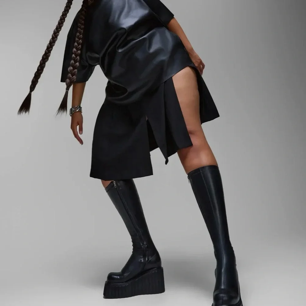 LaModa PILLOW TALK SUPER STRETCH CHUNKY CREEPER PLATFORM KNEE HIGH BOOTS - Picture 3 of 6